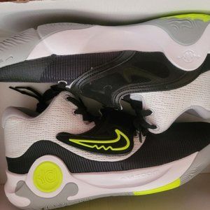 new nike shoes